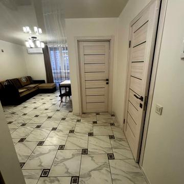 Гетьмана Івана Мазепи вул. (Топольна), 2б