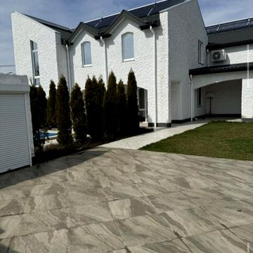 Віталія Блажка вул., 15