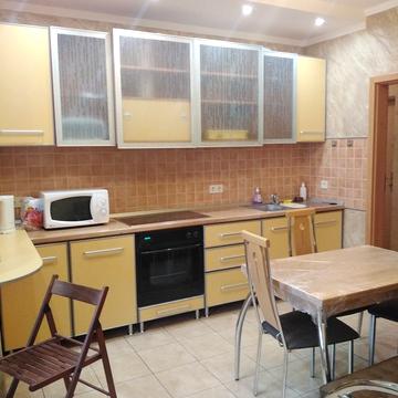 Миколи Амосова вул., 2