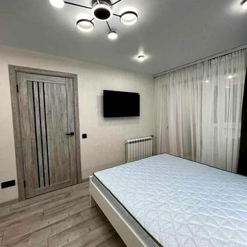 Михайла Котельникова вул., 7