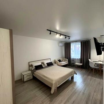 Бельведерська вул., 49