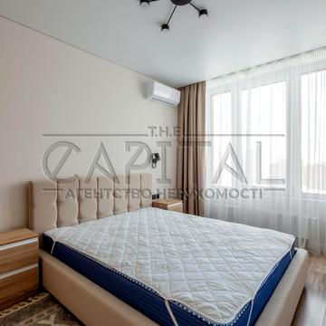 Дніпровська набережна вул., 18-А