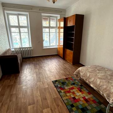 Богдана Хмельницького вул., 11