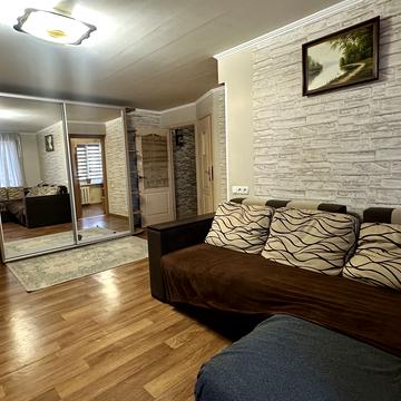 Високовольтна вул., 28