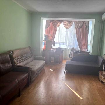 Хмельницька вул., 10