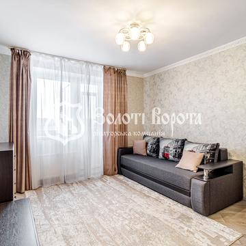 Чубинського вул., 4