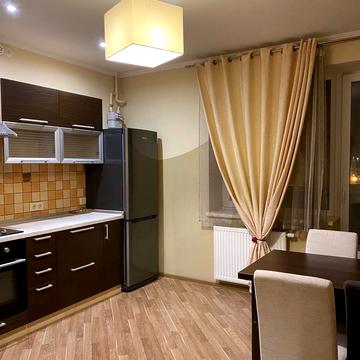 Пасічна вул., 171