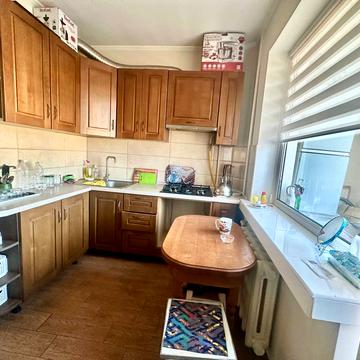 Анатолія Кос-Анатольського вул., 12