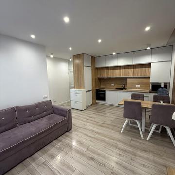 Предславинська вул., 42