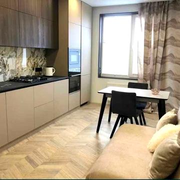 Леоніда Перфецького вул., 2а