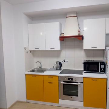 Феодосійська вул., 1