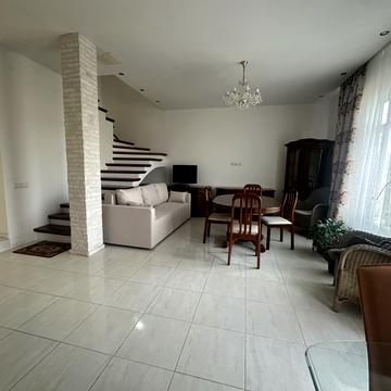 Загірна вул., 1