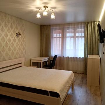 Нескорених вул. (Героїв Праці), 4