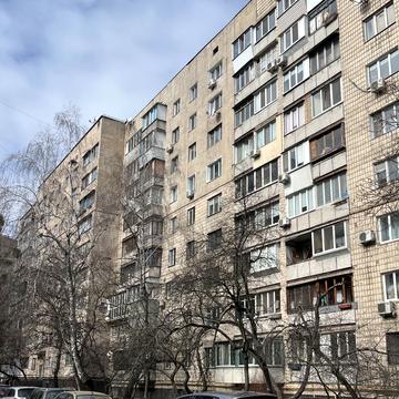 Машинобудівна вул., 13