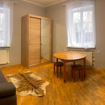 Михайла Котельникова вул., 48