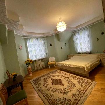 Михайла Котельникова вул., 48