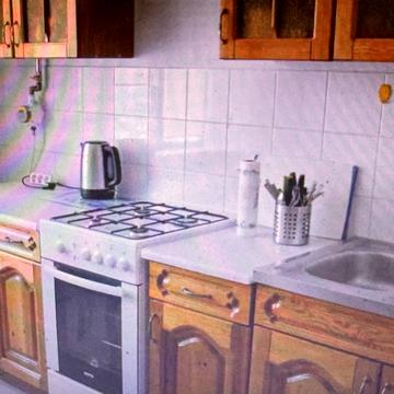 Трьохсвятительська вул., 9