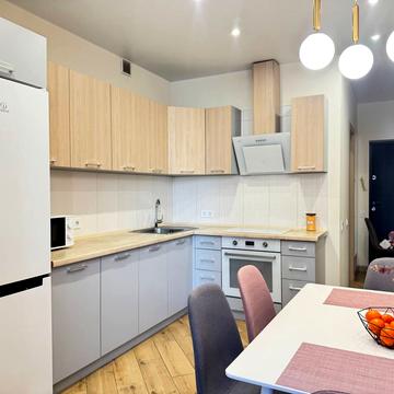 Лесі Українки вул., (Будинок 2)