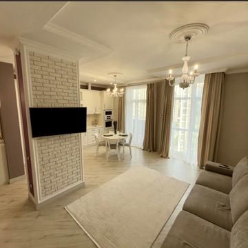 Академіка Філатова вул., 2/1