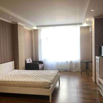 Миколи Бажана просп., 8-Б