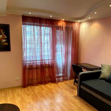 Верховної Ради бульв., 26