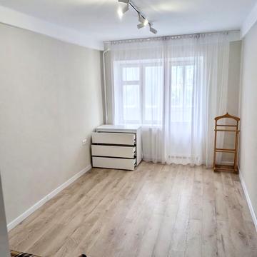 Митрофана Довнар-Запольського вул., 4