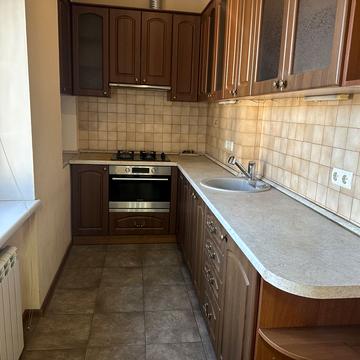 Велика Васильківська вул. (Червоноармійська), 114