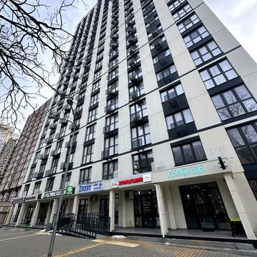 Літературна вул., 10-Б