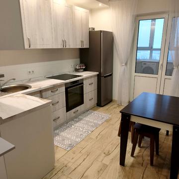 Доківська вул., (Будинок 16)