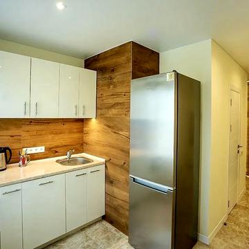 Мала Житомирська вул., 10