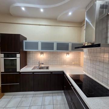 Набережна, 7