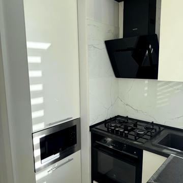 Зелена вул., 2