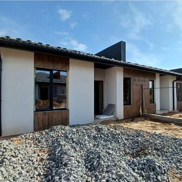 Остромирська вул.