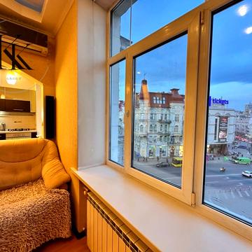 Велика Васильківська вул. (Червоноармійська), 24