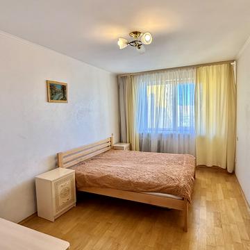 Левка Лукяненка вул. (Маршала Тимошенка), 2/4