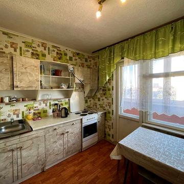 Вячеслава Чорновола вул., 10