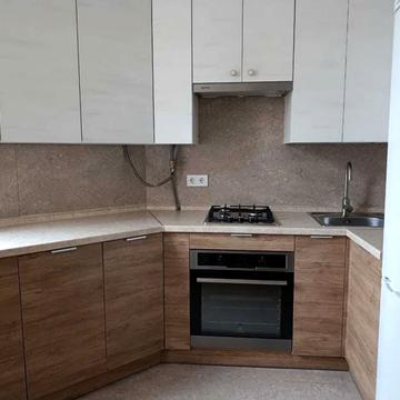 Василя Стуса вул., 21