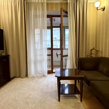 Олеся Гончара вул., 6