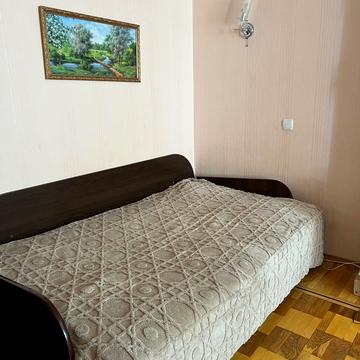 Мілютенка вул., 7