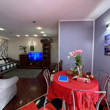 Адольфа Добрянського вул., 20