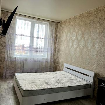 Михайлівська вул., (Будинок 1)