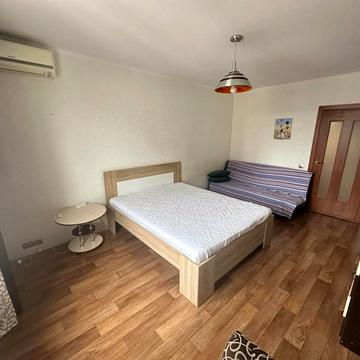 Урлівська вул., 38