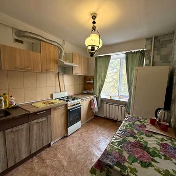 Князя Романа вул., 11