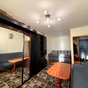 Мілютенка вул., 3