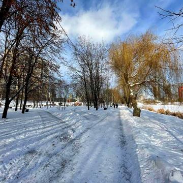 Райдужна вул., 16