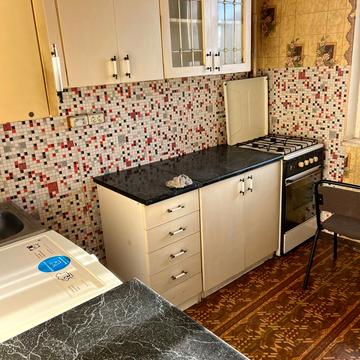 Урлівська вул., 1/8