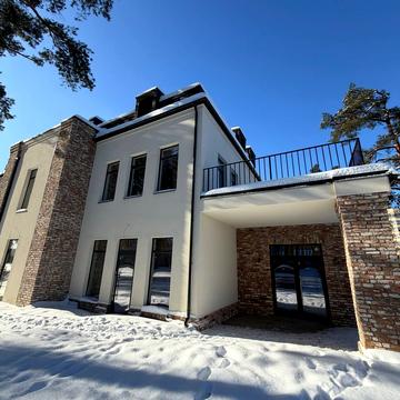 Мрії вул. (Пушкінська), 1