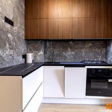 Героїв Небесної Сотні просп., (Будинок 20/10)