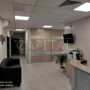 Степана Бандери просп. (Московський), 8