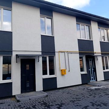 Іподромний пров., 8